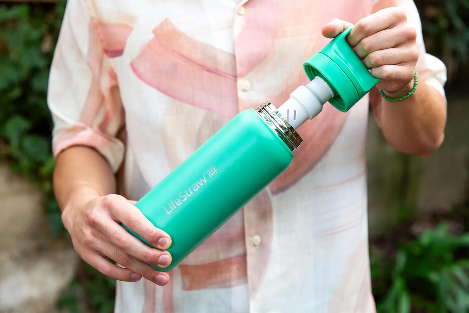 LifeStraw Go Series  Insulated Stainless Steel Water Filter Bottle for Travel and Everyday Use, Removes Bacteria, Parasites and Microplastics, Improves Taste, 1L Cactus Green